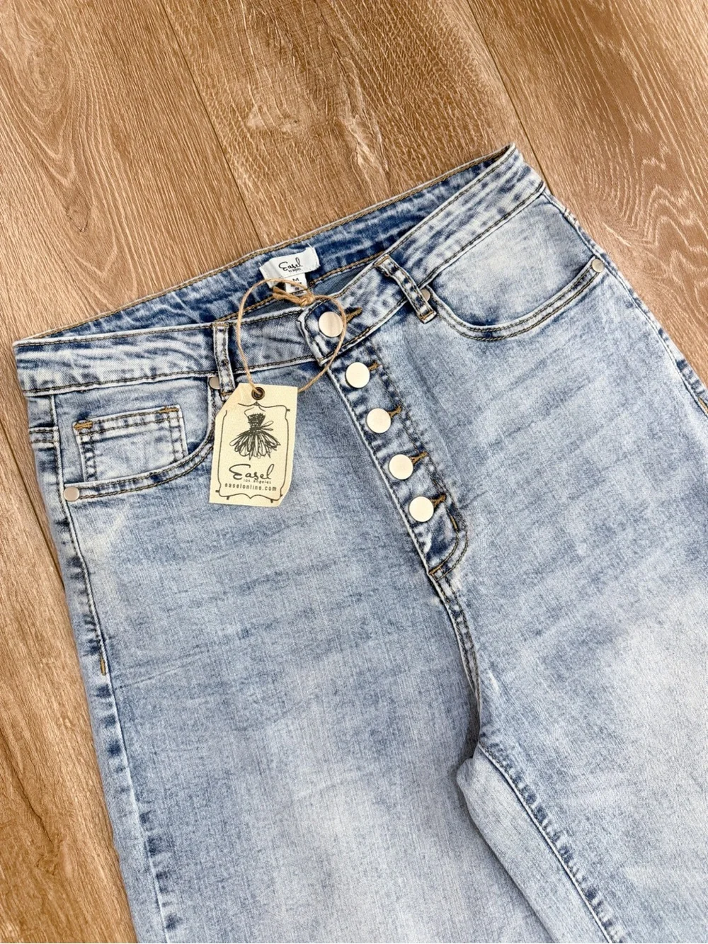 NWT Easel Button Fly Wide Leg High Rise Raw Hem Stretch Jeans Blue Size Medium
